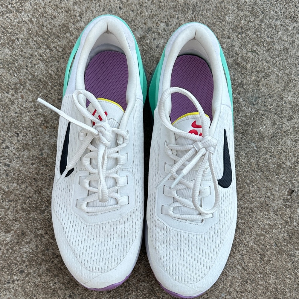 Nike Boy's Air Max 270 Go (Big Kid) Summit White/Obsidian/Emerald Rise